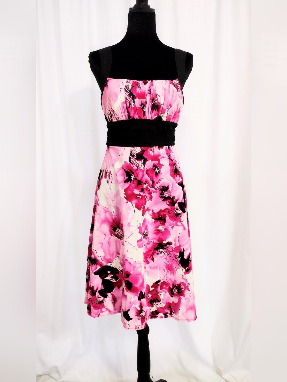 B. Smart Sz 8 Pink Floral Midi Dress with Black Waistband and Straps